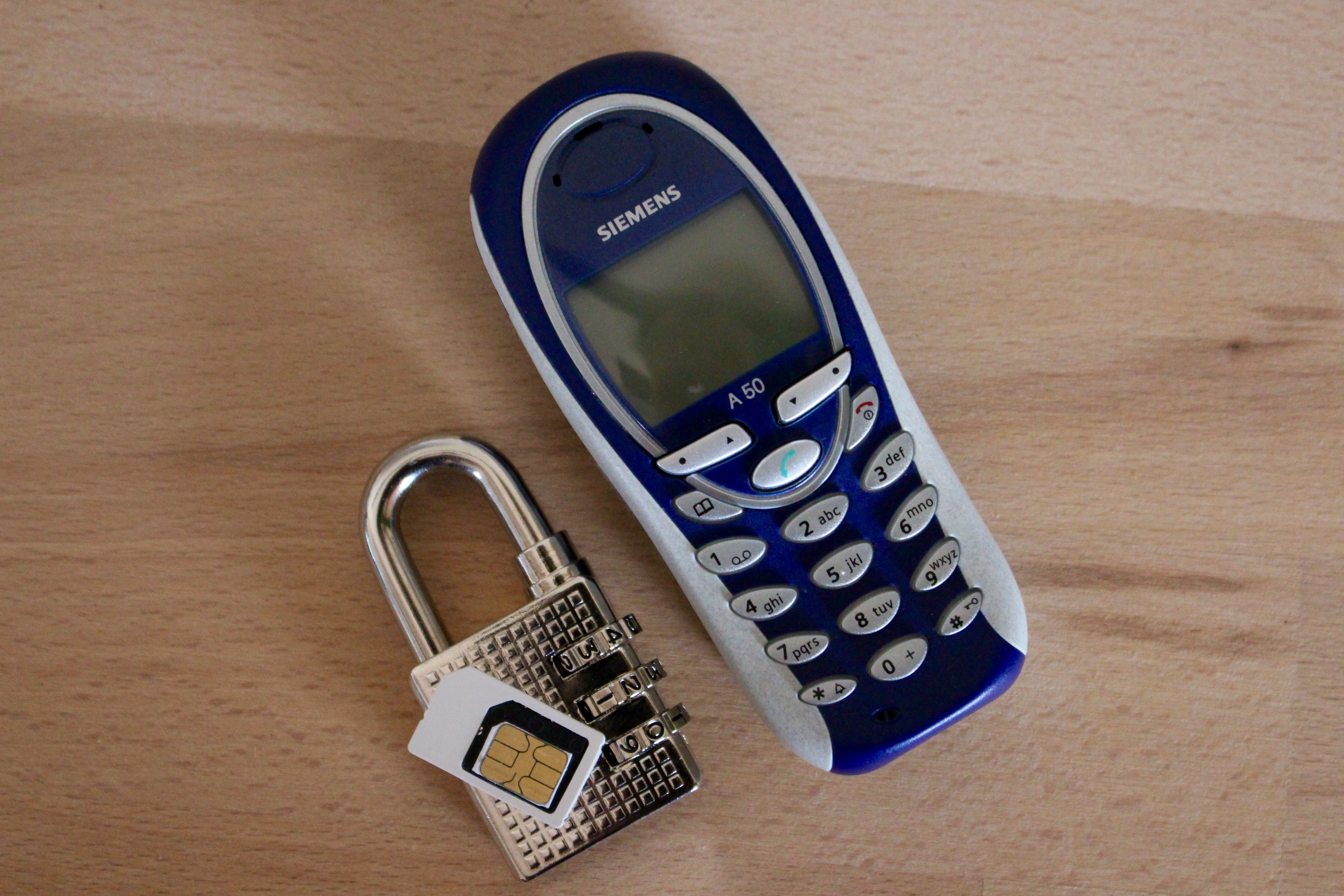 Wie kann ich ein älteres Handy entsperren? » FRAGDENSTEIN.DE