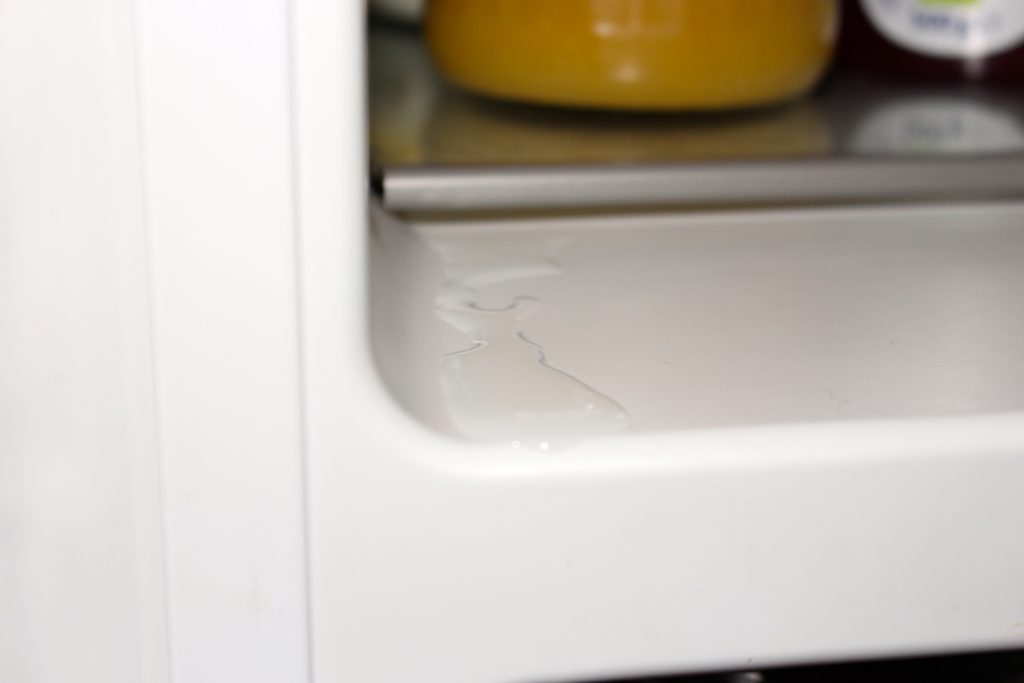 Kühlschrank Sammelt Sich Unten Wasser